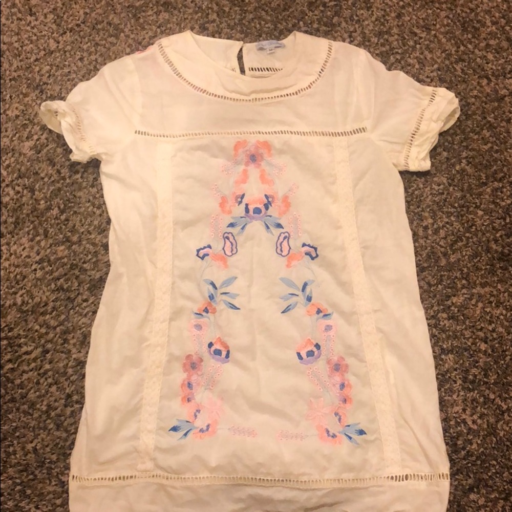 Women’s embroidered tunic